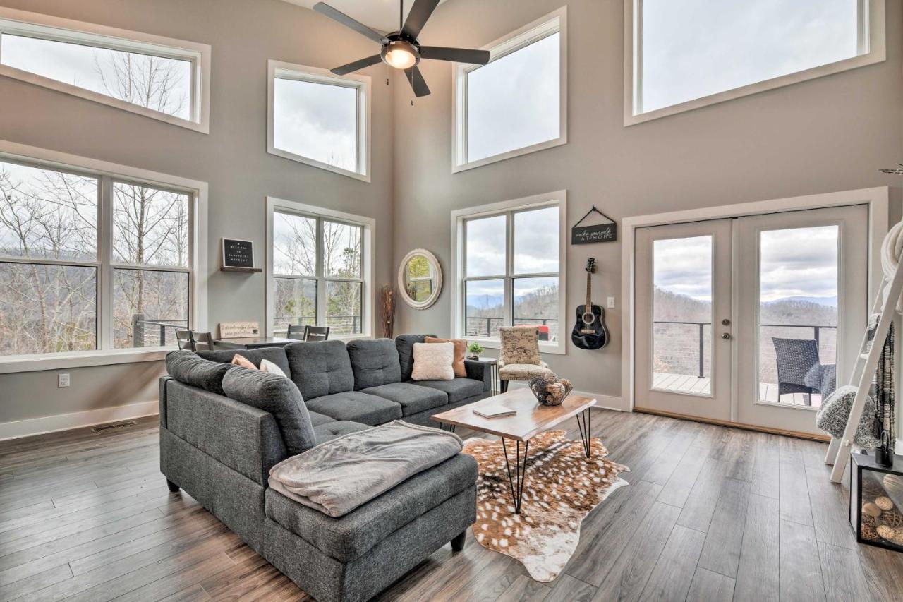 Scenic Hillside Cabin In Sylva With Hot Tub And Views! Eksteriør billede