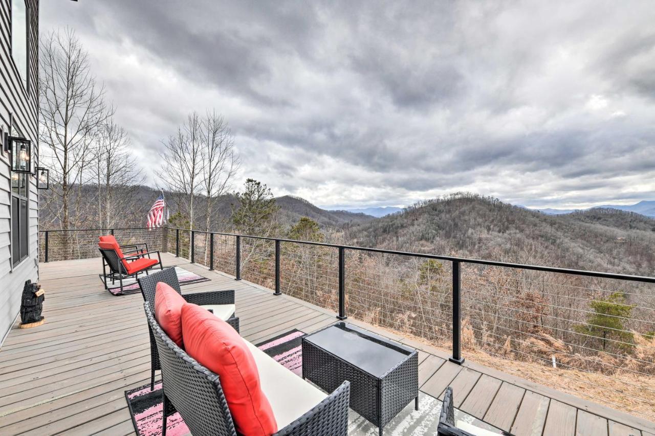 Scenic Hillside Cabin In Sylva With Hot Tub And Views! Eksteriør billede