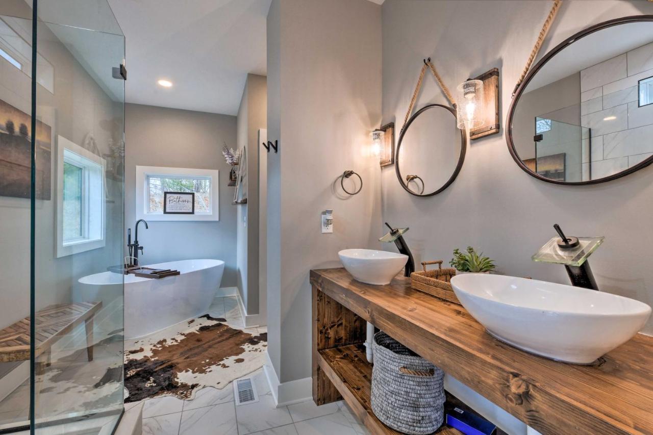 Scenic Hillside Cabin In Sylva With Hot Tub And Views! Eksteriør billede